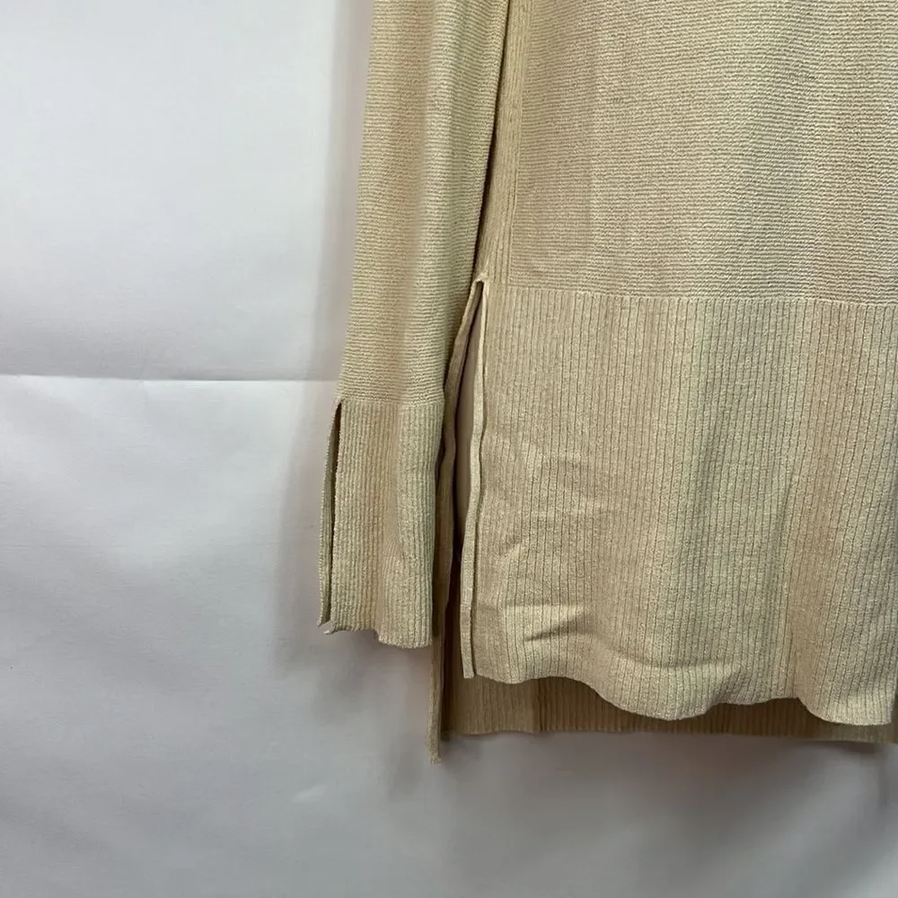 Free People Ivory tunic sweater. Size XS